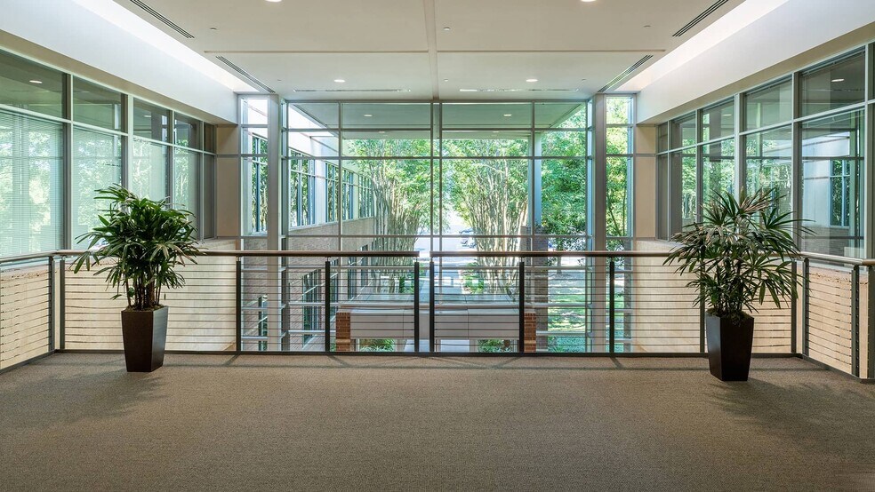 More Photos Of 9601 Amberglen Blvd, Austin Office For Lease