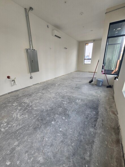 More Photos Of 90 Wealthy St SE, Grand Rapids Apartments For Lease