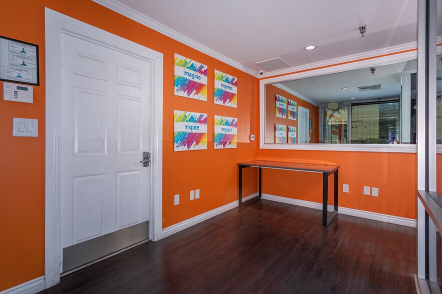 More Photos Of 15840 W Monte St, Sylmar Warehouse For Sale