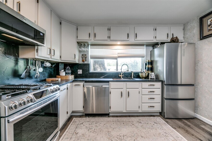 More Photos Of 407 E Broad St, Forney Office Residential For Sale