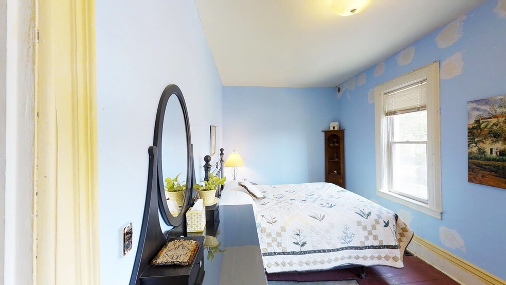 More Photos Of 809 N Main St, Alma Freestanding For Sale