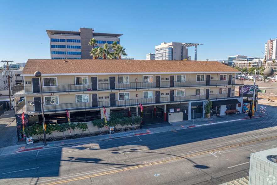 More Photos Of 707 E Carson Ave, Las Vegas Restaurant For Lease