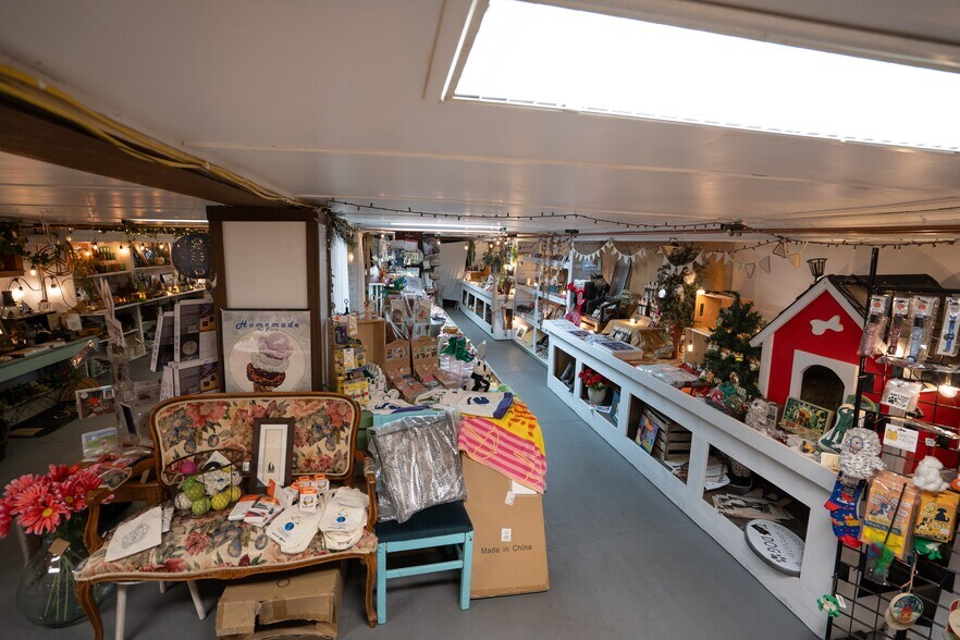 More Photos Of 433 Main St, Frankfort General Retail For Sale