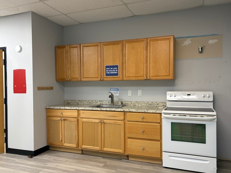 More Photos Of 139 New Hope Rd, Lawrenceville Warehouse For Sale