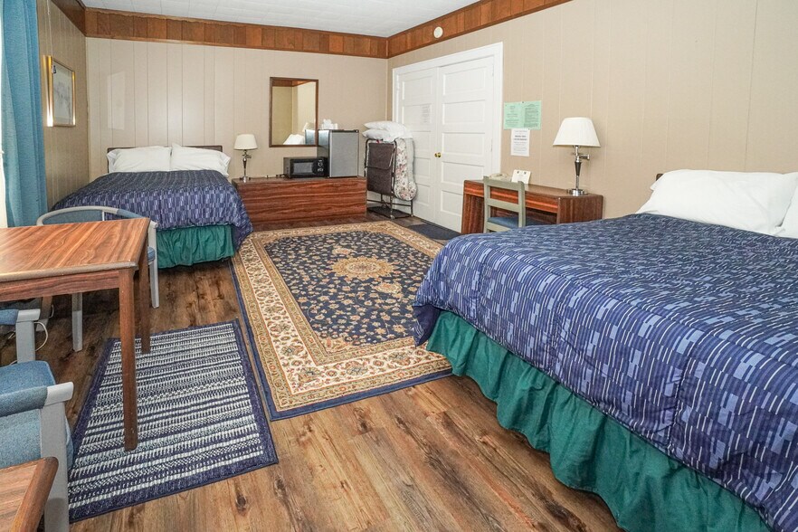 More Photos Of 314 Chippewa St, Ontonagon Hotel For Sale