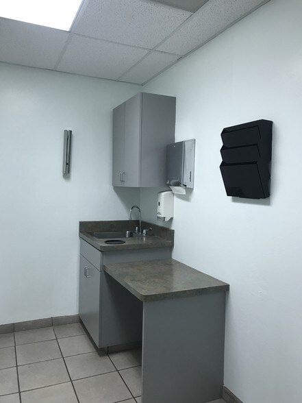 More Photos Of 1310 W St Marys Rd, Tucson Medical For Lease