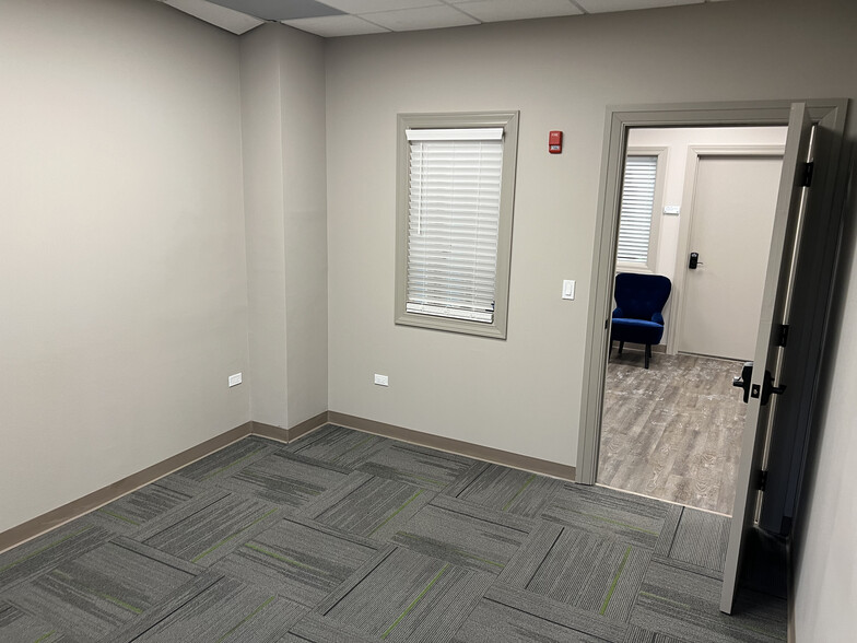 More Photos Of 718 Ogden Ave, Downers Grove Loft Creative Space For Lease