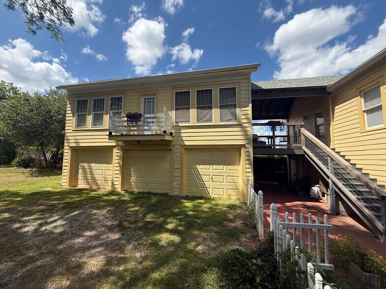 More Photos Of 611 W Woldert St, Tyler Hospitality For Sale