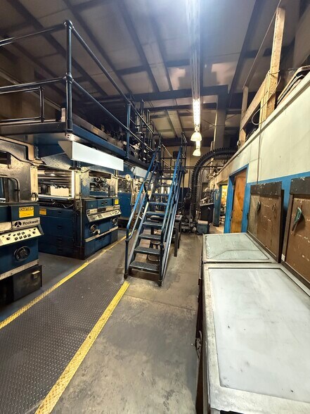 More Photos Of 19 Baltimore St, Cumberland Specialty For Sale