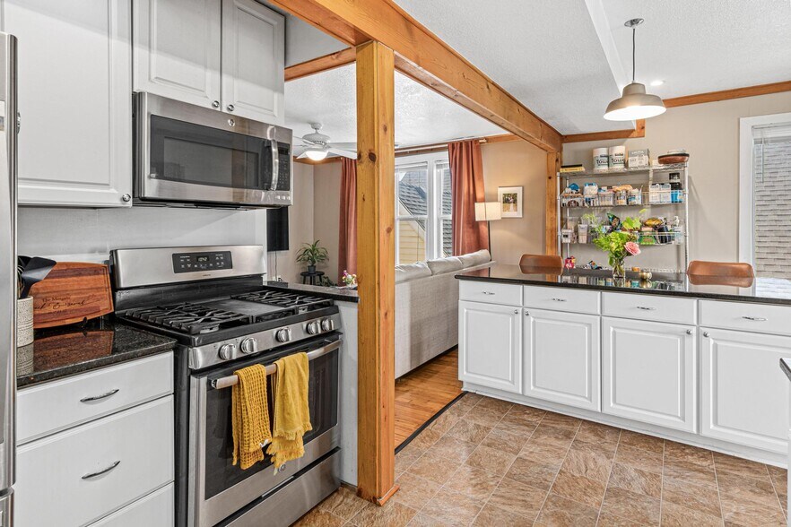 More Photos Of 2526 Jackson St NE, Minneapolis Apartments For Sale