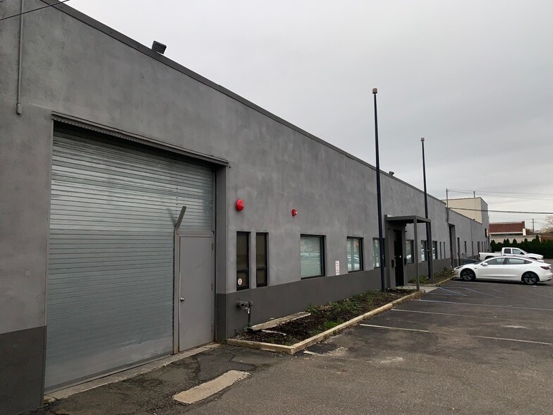 More Photos Of 60 Milbar Blvd, Farmingdale Warehouse For Lease
