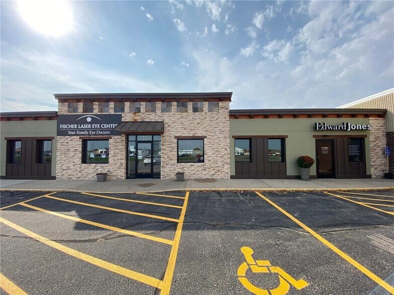 More Photos Of 1380 E Bridge St, Redwood Falls General Retail For Lease