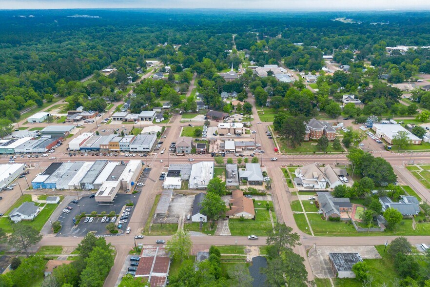 More Photos Of 309 Main St, Collins Office For Sale
