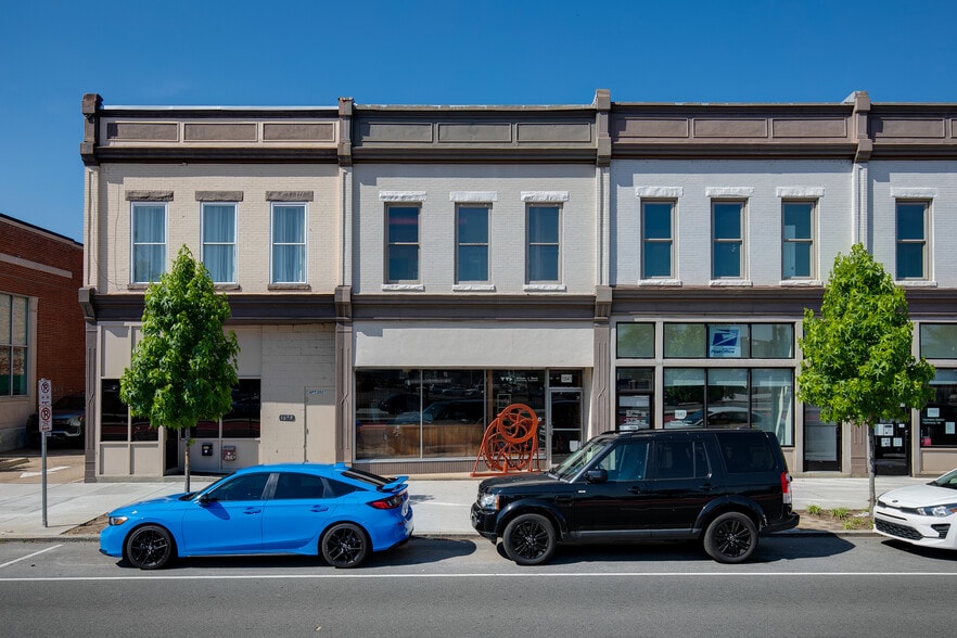 More Photos Of 1641 W Broad St, Richmond Office For Sale