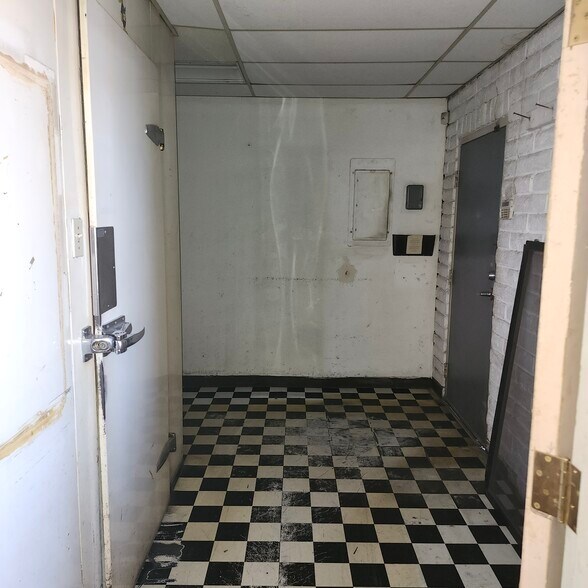 More Photos Of 35 Acoma Blvd S, Lake Havasu City Storefront Retail Office For Sale