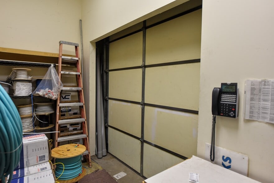 More Photos Of 230 West Parkway, Pompton Plains Flex For Sale