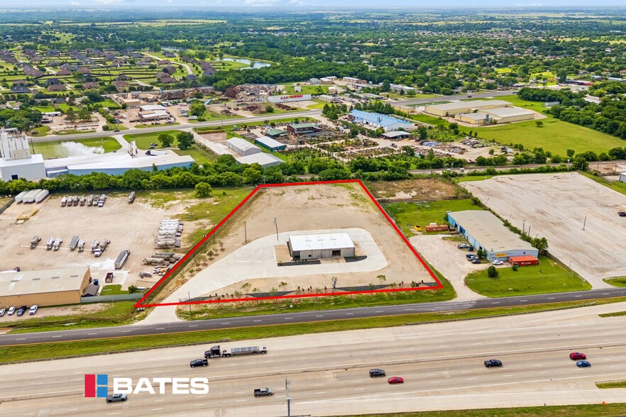 More Photos Of 7020 N Interstate 35 E, Waxahachie Industrial For Lease
