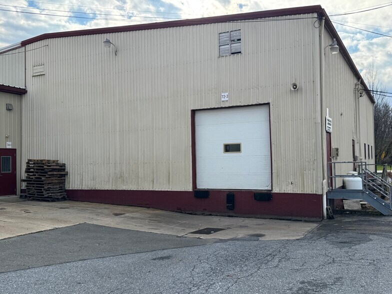 More Photos Of 72 W Main St, Reinholds Warehouse For Lease