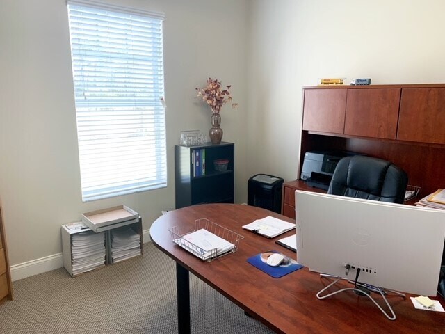 More Photos Of 5322 Primrose Lake Cir, Tampa Office For Lease