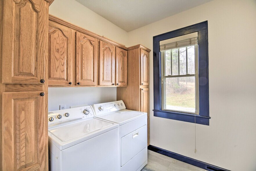 More Photos Of 132 Christiansburg Pike NE, Floyd Flex For Sale