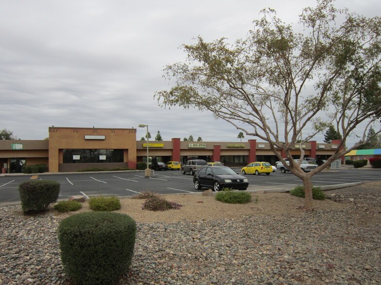More Photos Of 2050 W Guadalupe Rd, Mesa General Retail For Sale