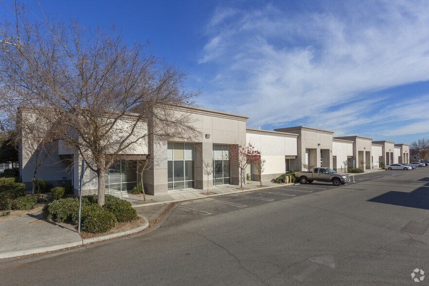 More Photos Of 4910 E Ashlan Ave, Fresno Office For Sale