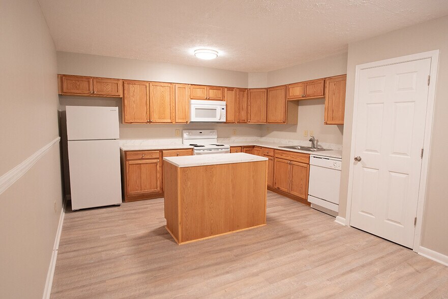 More Photos Of 2109 Elvira St, Fayetteville Apartments For Sale