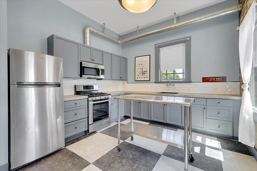 More Photos Of 228 1st St, Marysville Storefront Retail Residential For Sale