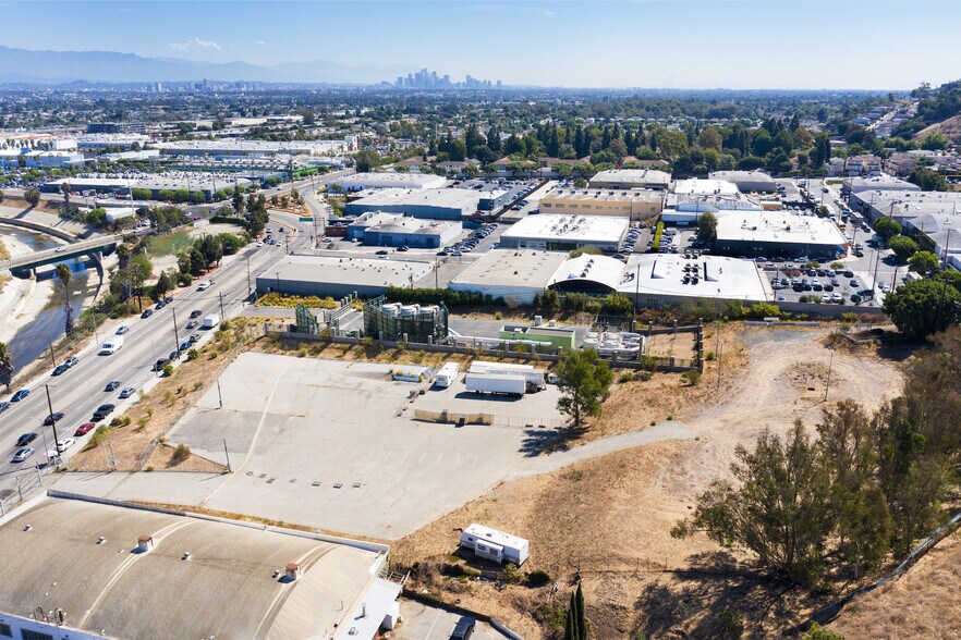 More Photos Of 6000 W Jefferson Blvd, Los Angeles Land For Lease