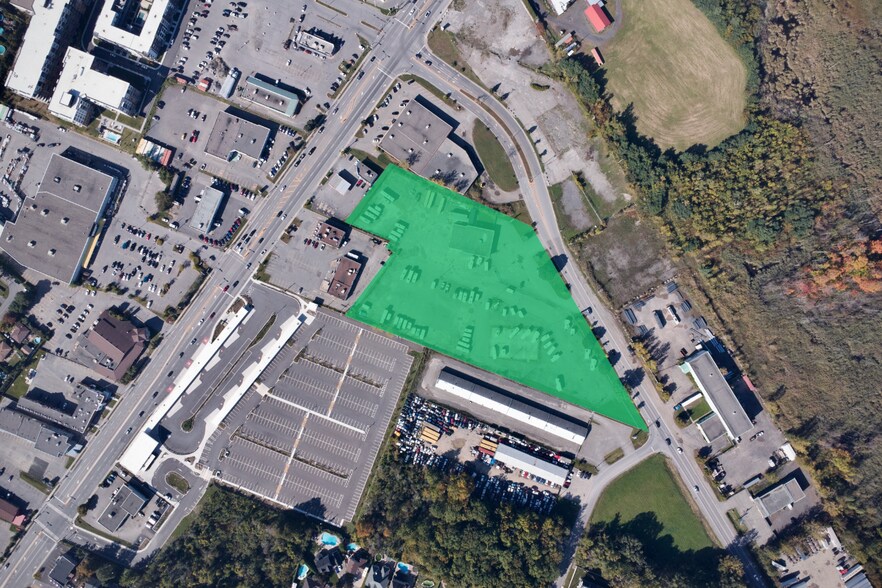 More Photos Of 21 Boul Industriel, Châteauguay Auto Dealership For Sale