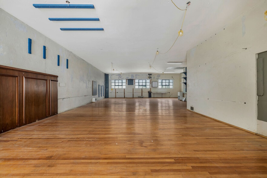 More Photos Of 1708 Logan St, Cincinnati Apartments For Lease