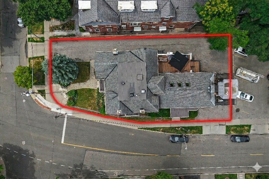 More Photos Of 60 Bedford Rd, Toronto Office For Sale