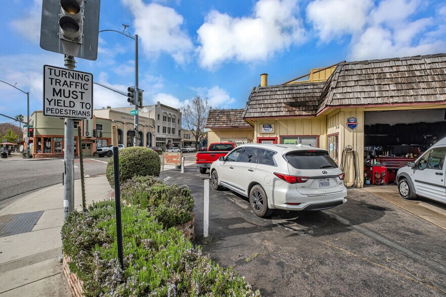 More Photos Of 3013-3035 Porter St, Soquel Office For Sale