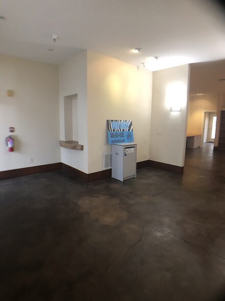 More Photos Of 220 Windsor River Rd, Windsor Apartments For Sale