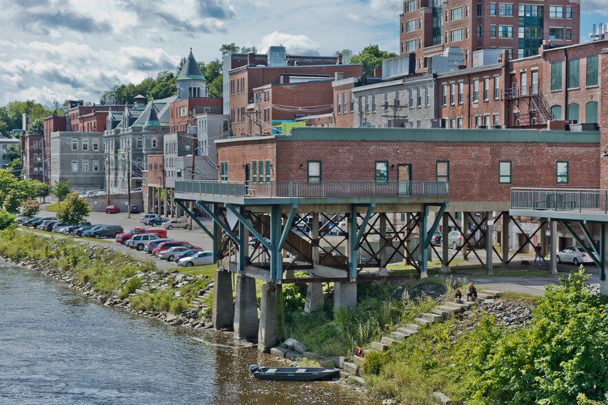 More Photos Of 211 Water St, Augusta Office For Sale