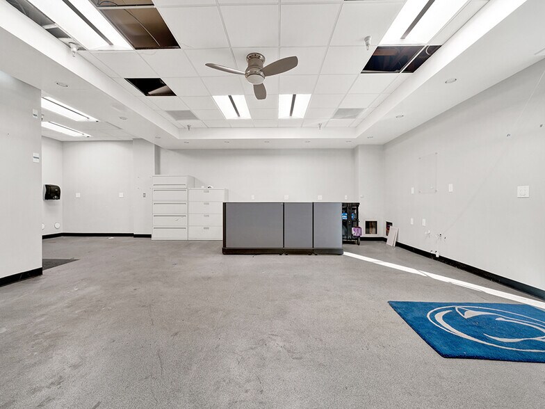 More Photos Of 3501 W Garry Ave, Santa Ana Warehouse For Lease