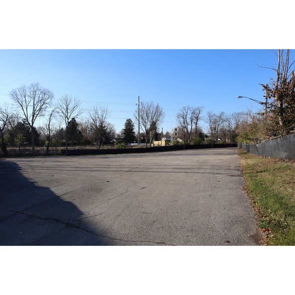 More Photos Of 251 Price Rd, Lexington Land For Lease