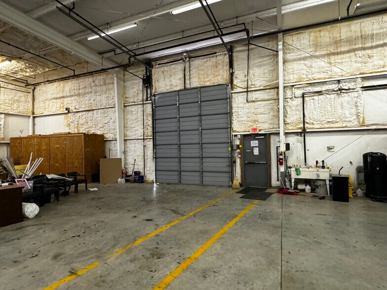 More Photos Of 1006 Floyd Culler Ct, Oak Ridge Office For Sale