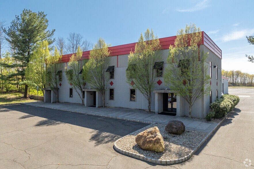 Primary Photo Of 173 Amboy Rd, Morganville Warehouse For Lease