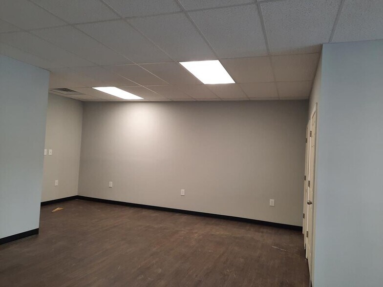 More Photos Of 105-121 Murray Plz, Chatsworth General Retail For Sale