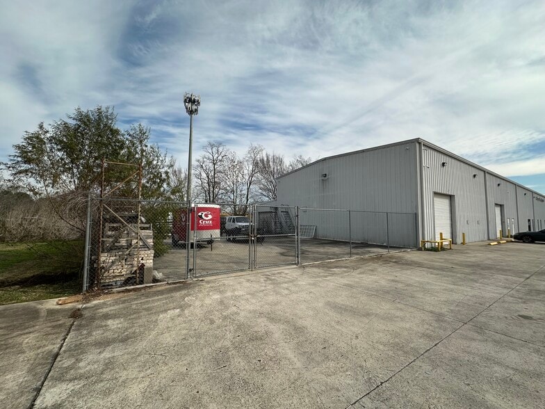 More Photos Of 2005 FM 1960 Bypass Rd E, Humble Warehouse For Sale