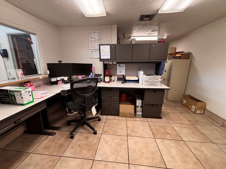 More Photos Of 345 S Kino Pky, Tucson Warehouse For Sale