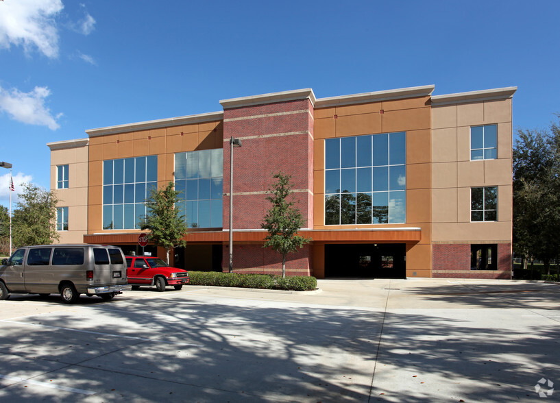 Primary Photo Of 101 Commerce St, Lake Mary Medical For Lease