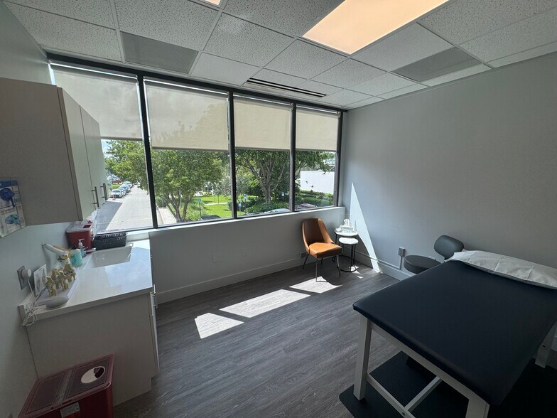 More Photos Of 9380 SW 150th St, Miami Medical For Lease