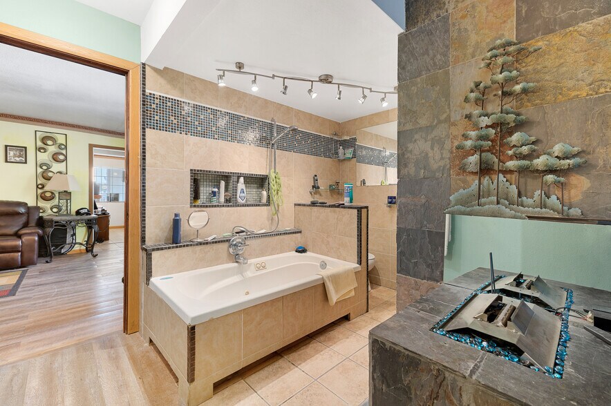 More Photos Of 518 National St, Belle Fourche Hotel For Sale