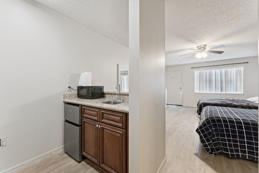 More Photos Of 3220 S Fiske Blvd, Rockledge Hotel For Sale