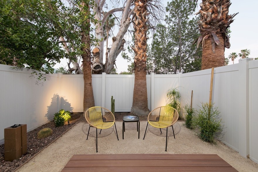 More Photos Of 111 S Via Las Palmas, Palm Springs Hotel For Sale