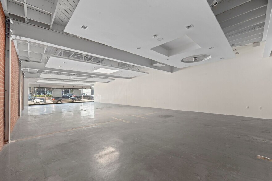 More Photos Of 316-318 S Robertson Blvd, Los Angeles General Retail For Lease