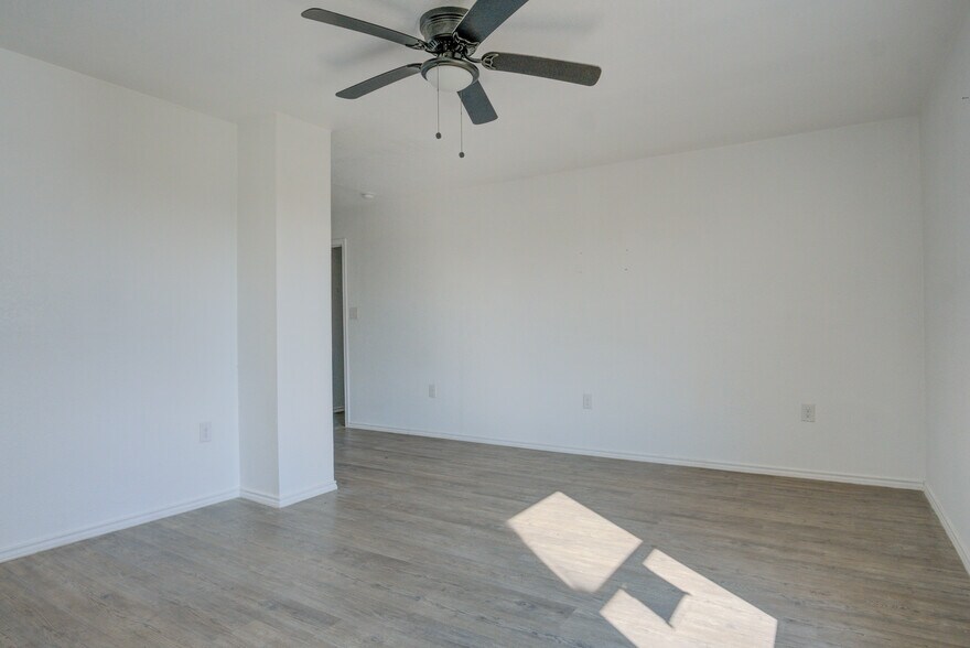 More Photos Of 185 Hidden Dr, Canyon Lake Apartments For Sale