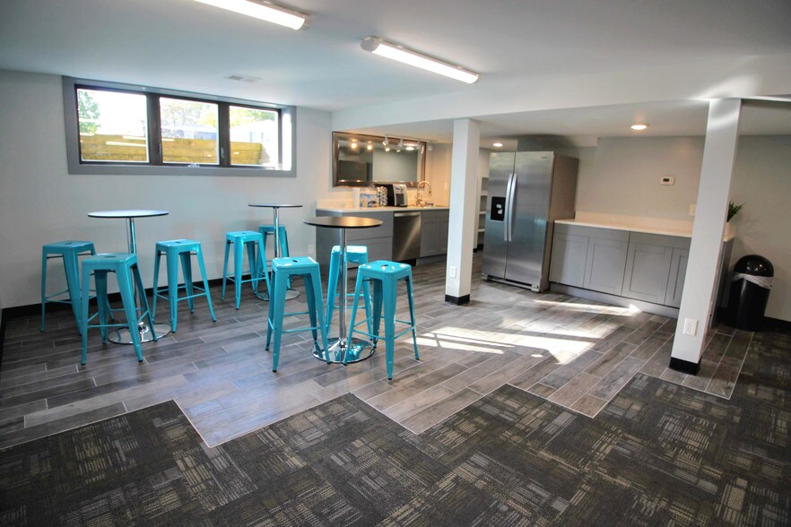 More Photos Of 4000 Portage St, Kalamazoo Office For Lease